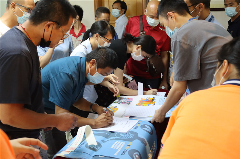 從化區(qū)明珠工業(yè)園安監(jiān)中隊(duì)組織石海片區(qū)企業(yè)在賽思達(dá)開展觀看工礦商貿(mào)企業(yè)的安全生產(chǎn)事故警示教育片活動(dòng) 從化區(qū)明珠工業(yè)園安監(jiān)中隊(duì)組織石海片區(qū)企業(yè)在賽思達(dá)開展觀看工礦商貿(mào)企業(yè)的安全生產(chǎn)事故警示教育片活動(dòng)