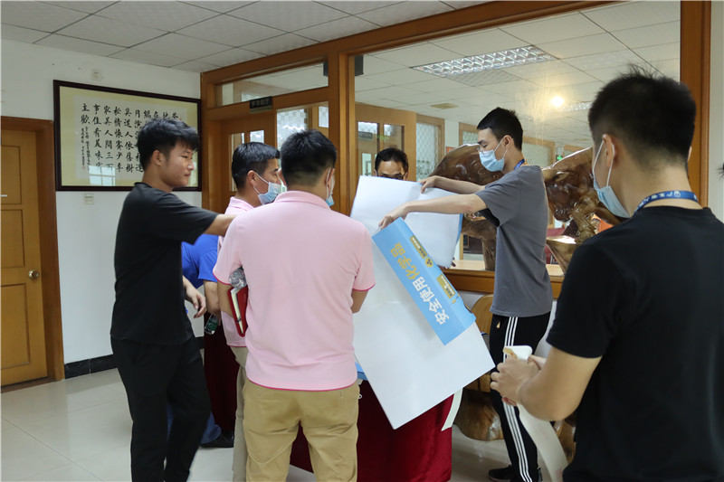 從化區(qū)明珠工業(yè)園安監(jiān)中隊(duì)組織石海片區(qū)企業(yè)在賽思達(dá)開展觀看工礦商貿(mào)企業(yè)的安全生產(chǎn)事故警示教育片活動(dòng) 從化區(qū)明珠工業(yè)園安監(jiān)中隊(duì)組織石海片區(qū)企業(yè)在賽思達(dá)開展觀看工礦商貿(mào)企業(yè)的安全生產(chǎn)事故警示教育片活動(dòng)